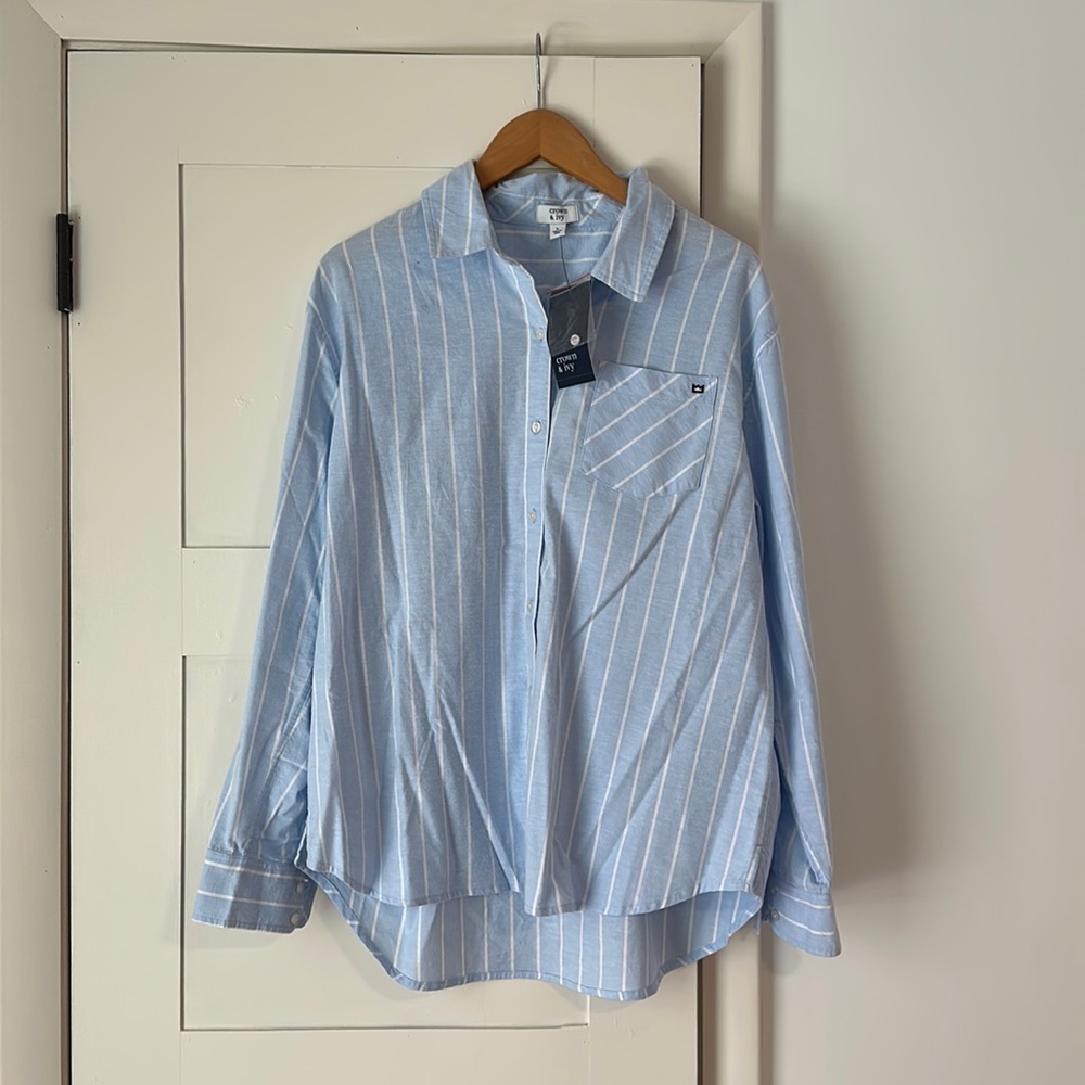 Women’s Crown & Ivy Button down